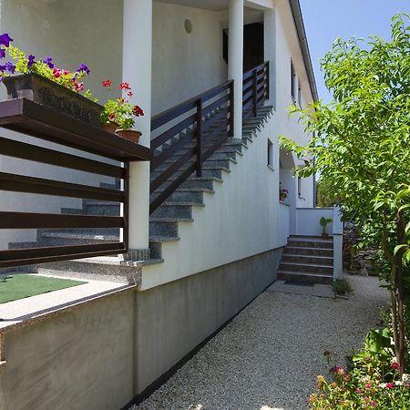 שטיניאן Apartment Maja מראה חיצוני תמונה