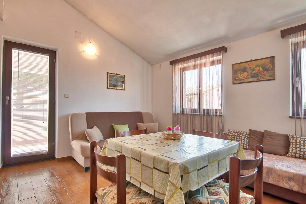שטיניאן Apartment Maja מראה חיצוני תמונה