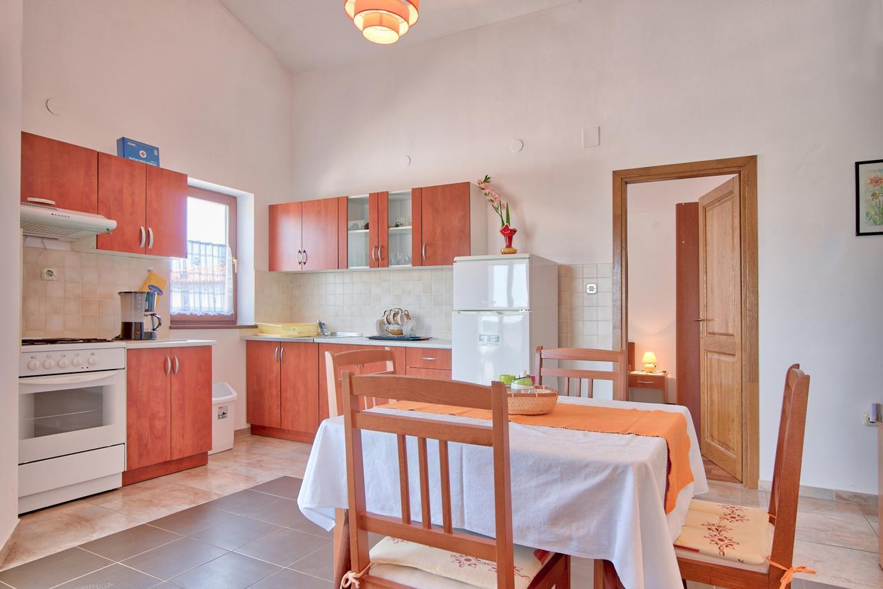 שטיניאן Apartment Maja מראה חיצוני תמונה